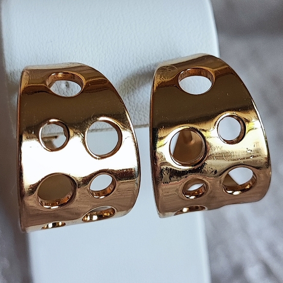 Napier Vintage Signed Comfort Clip Gold Tone Hoop Swiss Cheese Cut Out Earrings - Picture 2 of 14